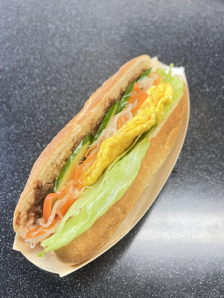 バインミー 卵 Bánh Mì Pate Trứng