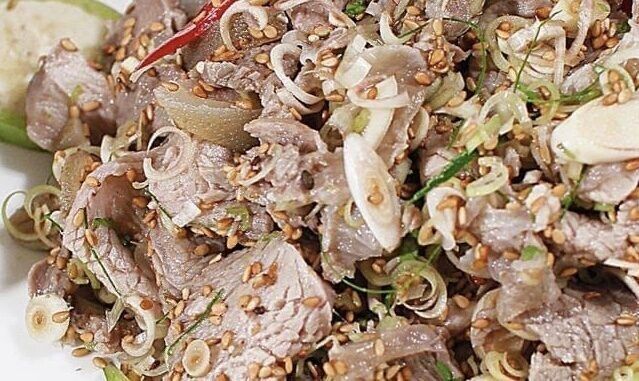 山羊酢入れサラダ Dê Tái Chanh