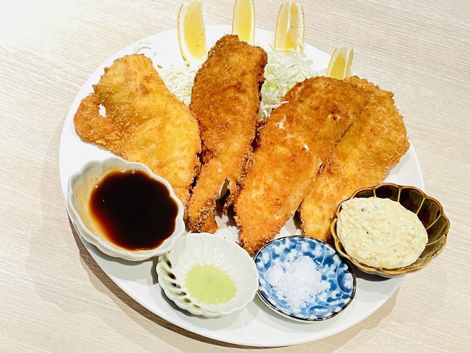 デカ盛り‼️真鯛のメガカツ🐟