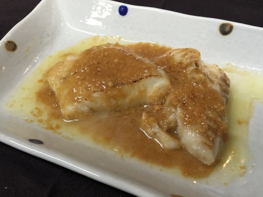 カレイのガーリック味噌バター焼き（770円）