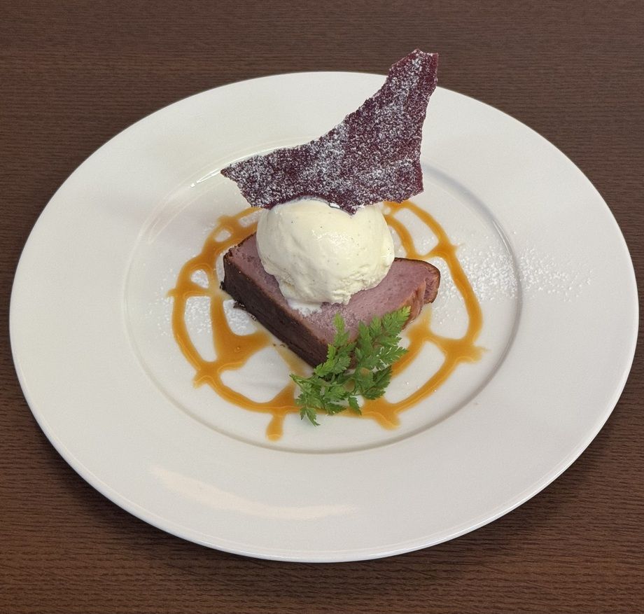 期間限定🍠ほっくり紫芋の濃厚バスクチーズケーキ（980）