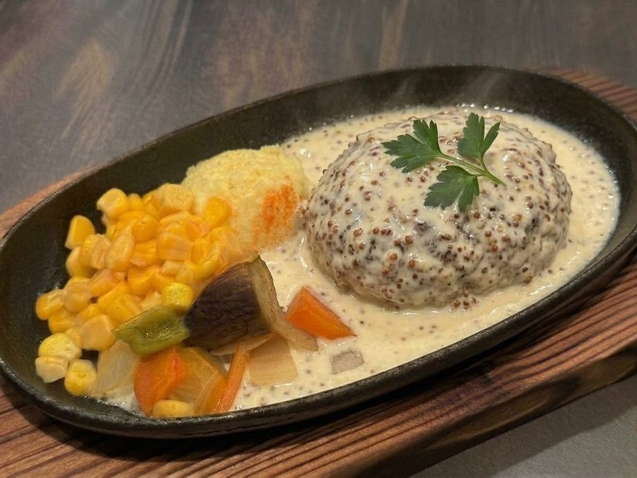 鉄板ハンバーグ〈粒マスタードソース〉