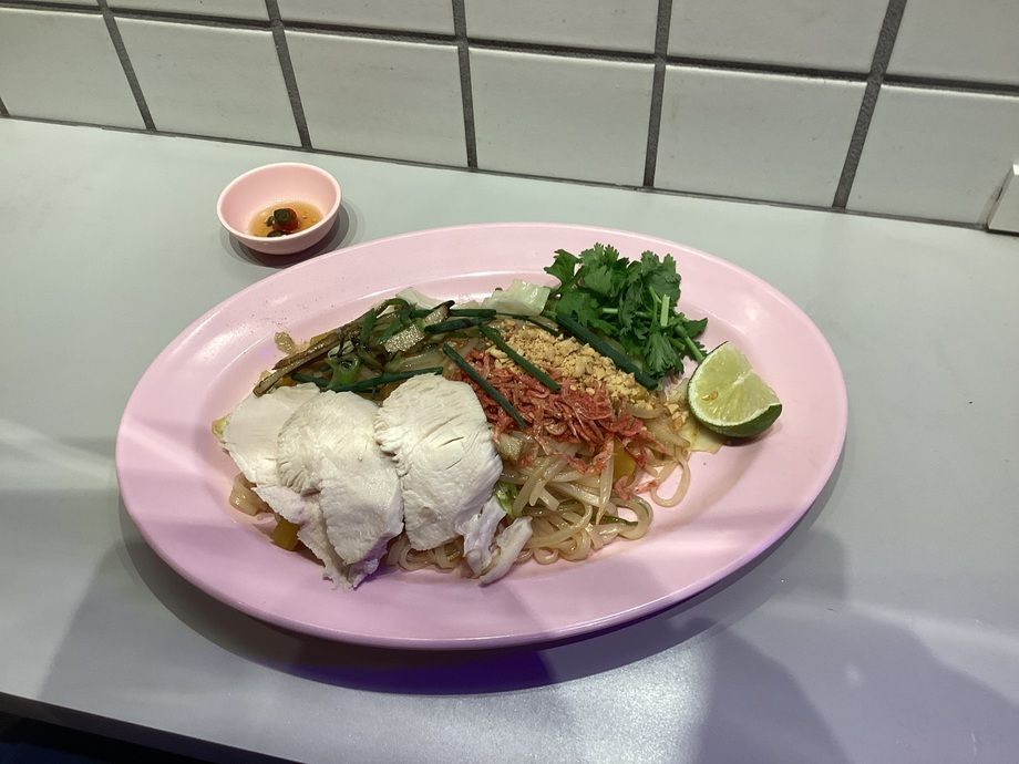 ［ToGo］タイ定食　鶏と野菜のパッタイ