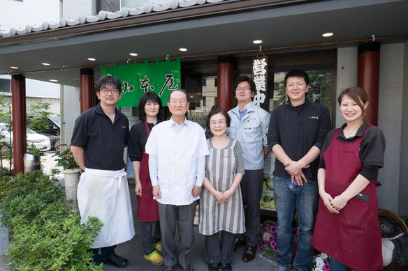 味噌煮込みうどんの山本屋 大久手店のスタッフ