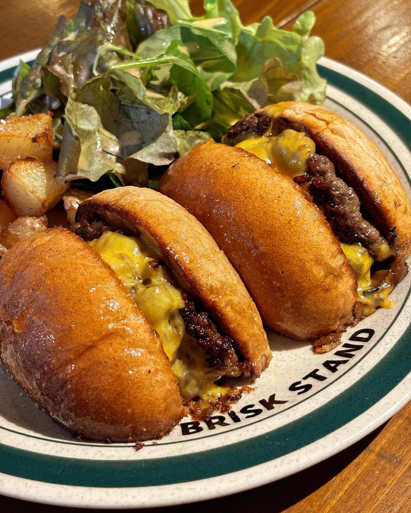 『BRISKSTAND SHINJUKU』のハンバーガー
