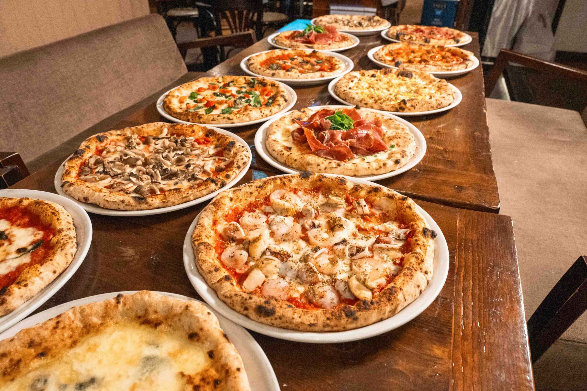 Trattoria Pizzeria Bar FAVETTA 窯焼きピザ ファヴェッタ
