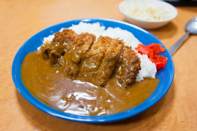 普通のカレーじゃ物足りない!池袋の変わり種カレー店まとめ