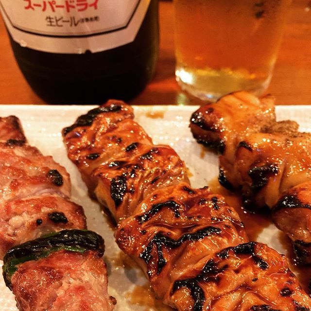 【金町】1本90円〜とコスパ抜群!1人でもふらっと入りやすいもつ焼き専門店4選