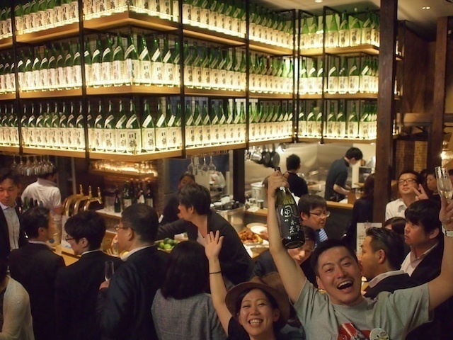 【ニューオープン】「CRAFT BEER MARKET（クラフトビアマーケット）神保町テラス店」と「神保町 青二才」。5月15日、博報堂旧本社ビル跡地に誕生する「神保町テラススクエア」1階路面に、飲食マーケットの革命児が隣接してオープン