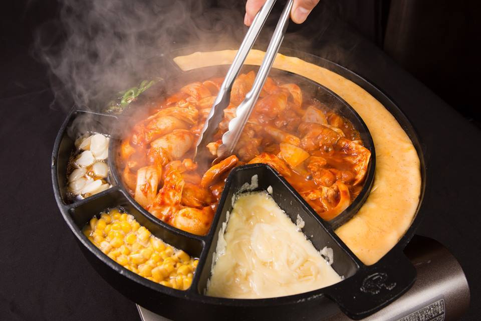 ♥再ブーム大人気⬛【本場韓国・高級鉄鍋】チーズタッカルビ・オリジナル鍋 ⬛１鍋 ♥再ブーム大人気⬛【本場韓国・高級鉄鍋】チーズタッカルビ