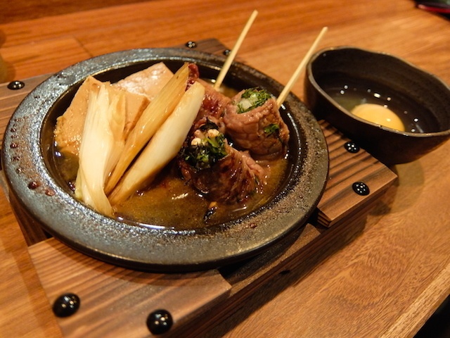 もつの“沼田”新業態「肉焼屋 はなれ」肉料理とおばんざいのカウンター酒場