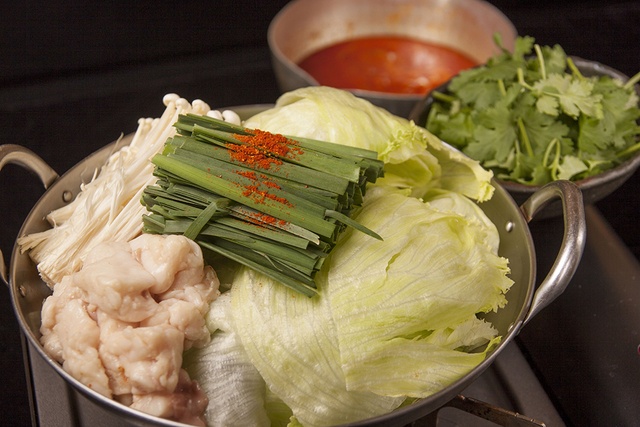 「鬼盛りパクチーのタイ風もつ鍋～レモングラスの香り～」を販売するお店