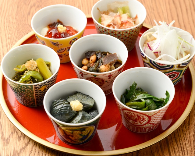 街と成長する「えんがわ 荻窪店」裏路地に佇む古民家風和食店。