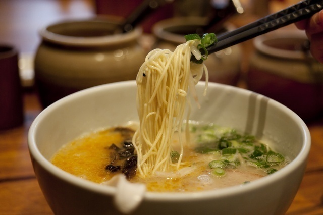 favyアプリで近くの話題店を探そう！