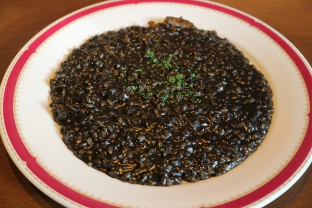 【六本木】本場イタリアも認めたイカスミリゾット！『TUNNEL+』で隠された秘密を探れ！