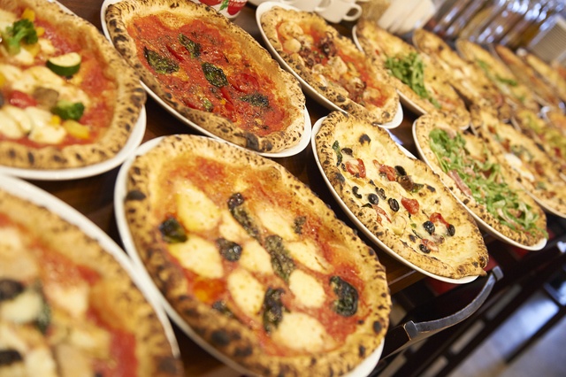 ピザもポテトも食べ放題！飲み放題！プレミアムフライデーは『ナポリス』へ急げ！