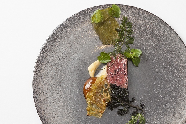 ひとつの約束が生んだ西麻布の新メゾン。シェフ・植木氏とナパバレー「AZUR WINES」によるワイナリーフレンチレストラン