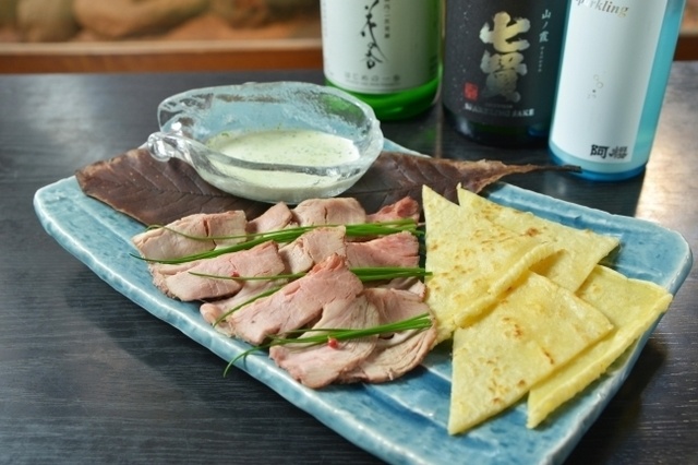 夜の神楽坂デビューにも!「肉はしご」で和牛に生ハム、ワイン煮も優雅に食べ比べ!