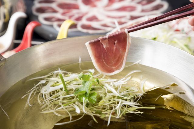 都築学氏が率いる株式会社そらの新業態 「焼鳥 佐田十郎」で麻布十番に挑む