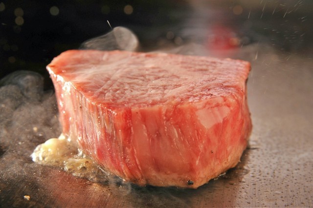 A5ランクのシャトーブリアンや熟成肉の食べ比べで記念日や接待をキメよう！『円居-MADOｙ』