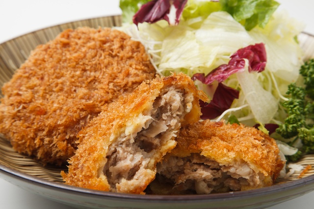 【浅草駅】サクサク衣とジューシーな手作りメンチカツを楽しめるお店4選