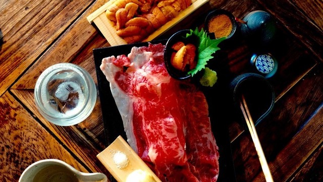 ウニのせ肉寿司も!? 馬肉にごまさば、鉄鍋餃子など、九州の郷土料理が満載『獅子丸 町田総本店』