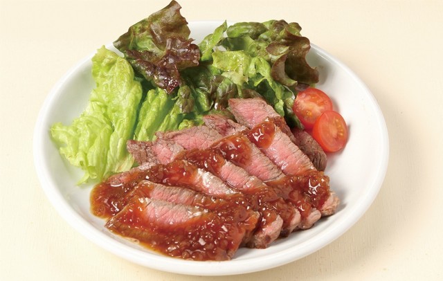 知多ハイボールが何杯飲んでも280円！『世界の山ちゃん』大阪5店舗で知多牛ペアリングフェア開催！