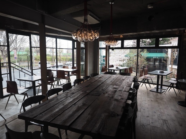 【ニューオープン】独立時と同様に、また2店を同時に立ち上げたeasygoingの濱野浩一氏。3月1日「KOMAZAWA PARC CAFE」、3月9日「freehand AOYAMA」を続けてオープン