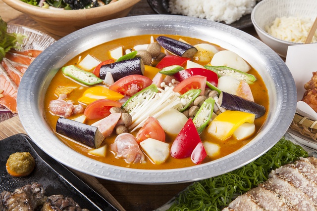 スープカレー鍋に鶏ジンギスカン！『北海道シントク町 塚田農場』にて“暑気払い”コースがスタート！