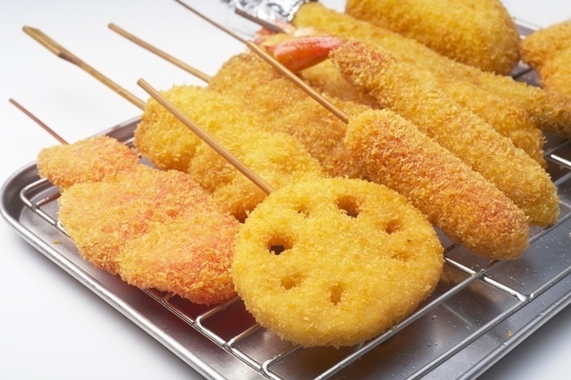 今月は「熟成三元豚ヒレ串」がもらえる!さらに全品100円で、6月も『串カツ田中』のプレ金がアツい!