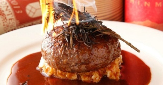 【武蔵小杉】燃え上がるハンバーグは必食！熟成肉や自然派ワインにこだわった『ビストロランタン』