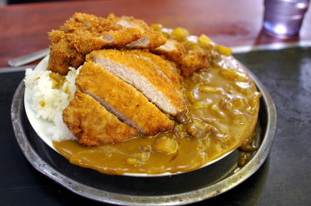 【神保町】ボリュームたっぷりカツカレーなど個性派カレー5選！カレーの街で胃袋の限界に挑戦