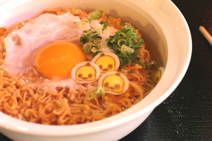 誕生60周年記念！懐かしいあの味が『チキンラーメン屋台』になって