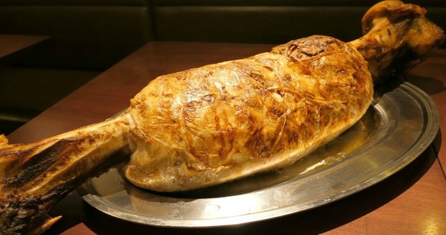 【挑戦者求む】総重量9kgの超巨大マンガ肉を食べ尽くせ！新宿『BACCA GRILL&FARMERS』