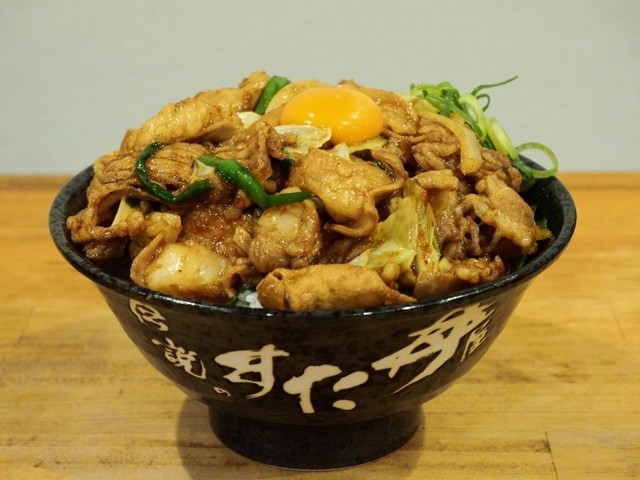 『すた丼』の本気！新メニューはニンニク味噌ダレ絡むホルモンに希少部位のカルビまで！