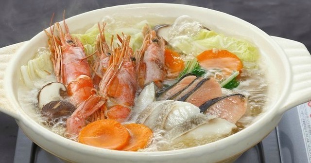 刺身盛りに蟹、海老まで！今年は海鮮尽くしの豪華忘年会コースで盛り上がろう『魚鮮水産』