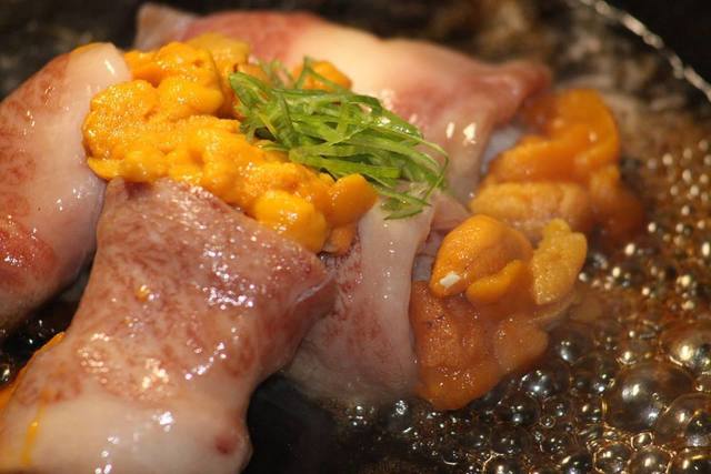 【6日間限定】ウニ1箱がまるごともらえる!!熟成霜降り黒毛和牛のすき焼きでウニ巻きを堪能『えんがわ荻窪』