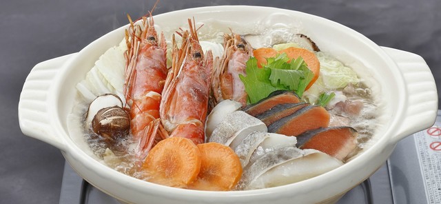 海鮮か肉どっちを楽しむ!?選べる2種類の鍋と豪華忘年会コースを楽しむなら『さかなや道場』