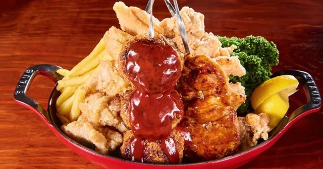 これが最後!999円でステーキ、唐揚げ、ハンバーグの贅沢「肉盛」食べ放題!『いざこい・いざくる』