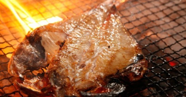 「ひもの」と「日本酒」で今年を締めよう！こだわりの銘酒と漁師飯が楽しめる『ひもの屋』で忘年会を。