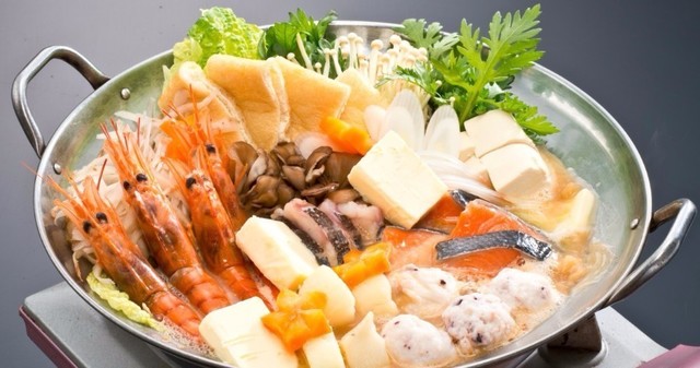 海鮮たっぷりちゃんこ鍋で忘年会！ズワイガニや刺身など素材にこだわった料理を満喫！『北の家族』