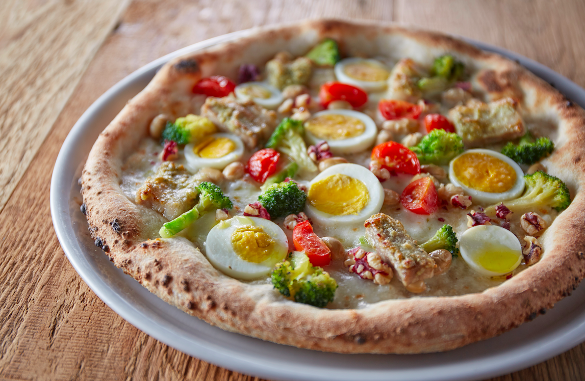 LA発！カスタムピッツァが楽しめる『800°DEGREES』の日本2号店が南青山