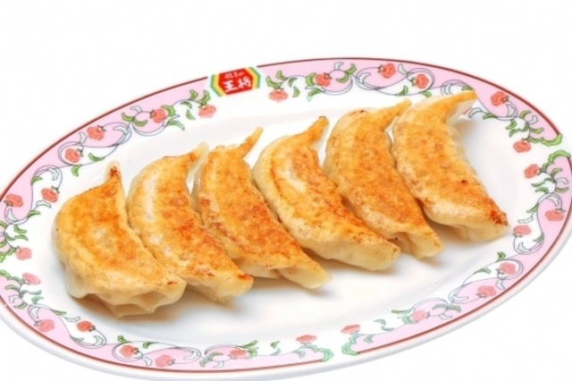 『餃子の王将』12月24日限定で500円割引券プレゼント！創業50周年の記念イベント！