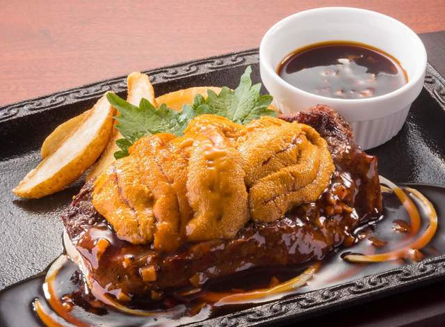 『ステーキガスト』で「うに&ステーキ」フェアが開催!うにと肉厚のステーキの共演をぜひ!