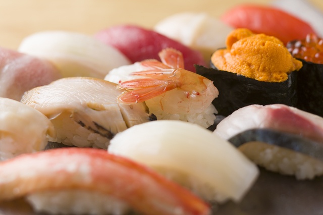 ネタが大盛り！大切り！てんこ盛り！100円寿司『スシロー』が太っ腹イベントを開催