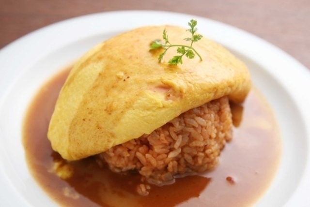 【神戸・元町】絶対に外さないオムライス5選！卵3つのふわふわオムライスに秘伝のデミグラスも！