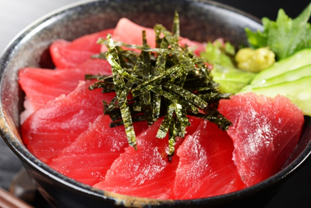 【函館】絶対食べたい海鮮丼！マグロ・うに・海老・活イカ。新鮮な海の幸たっぷり！