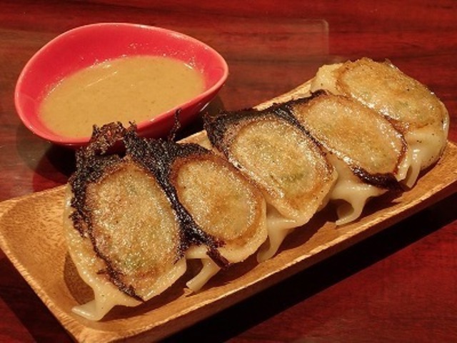 坪月商100万円超えの人気店「アガリコ餃子楼」池袋西口にオープン。