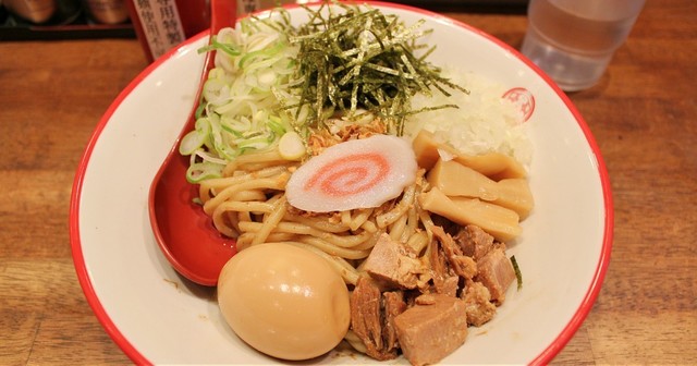 【期間限定】つけ麺を劇的アレンジ！『三田製麺所』の新作「油そば」を実食！