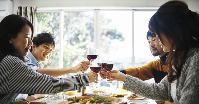 次は“食卓”をシェアする時代!? 海外でも話題の「ソーシャルダイニング」とは